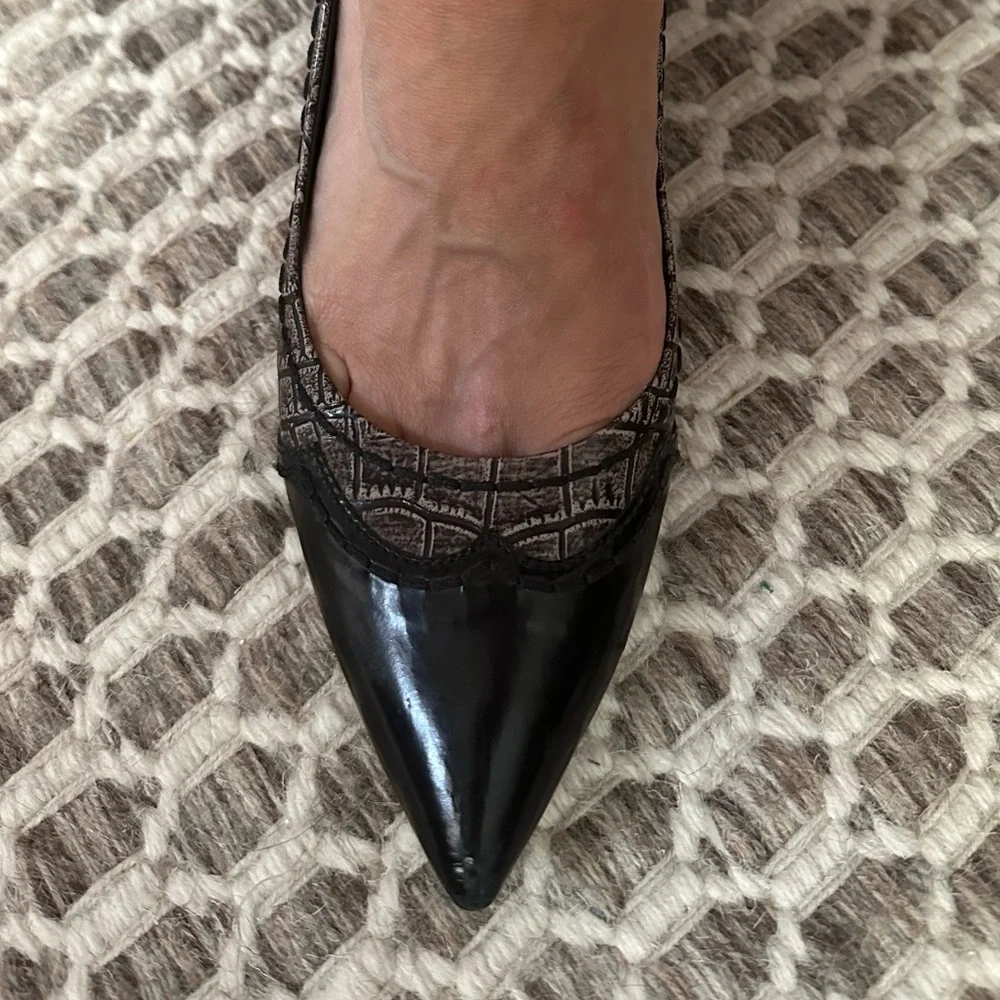 Prada two tone kitten heel - Picture 4 of 12